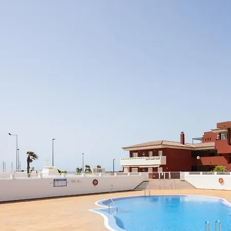 Frontline Starfish With Pool Apartment Puertito de Guimar