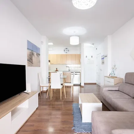 Frontline Starfish With Pool Apartment Puertito de Guimar