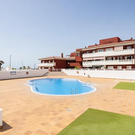Apartment Frontline Starfish With Pool